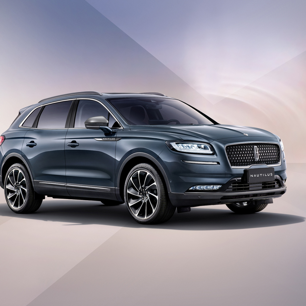 Серебристый внедорожник Lincoln Nautilus 100th Anniversary