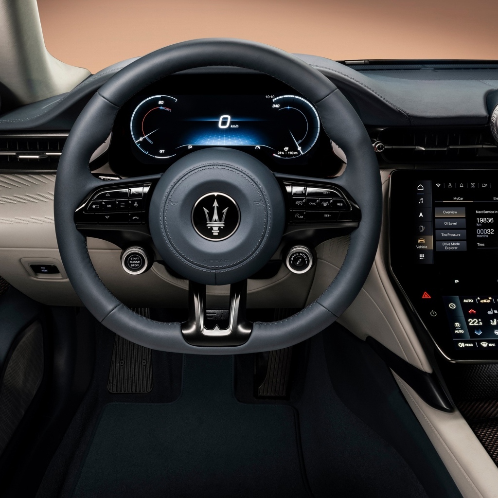 Кожаный салон автомобиля Maserati GranTurismo Folgore 2023  года