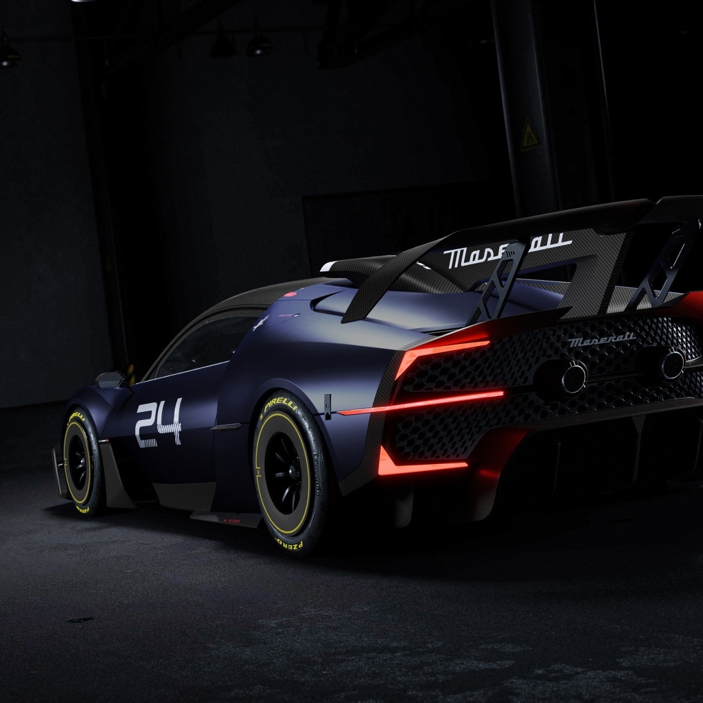 Вид сзади на автомобиль Maserati MCXtrema 2024 года