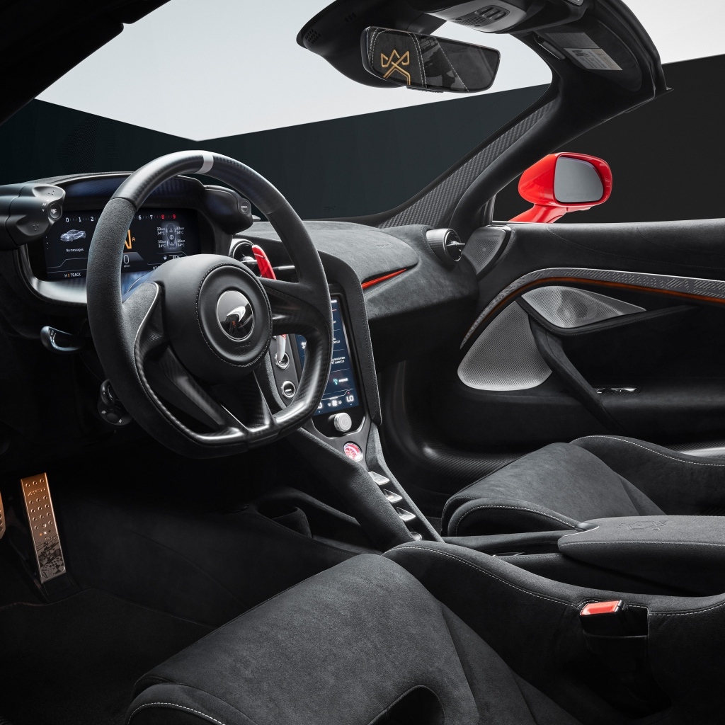 Дорогой салон автомобиля McLaren 750S
