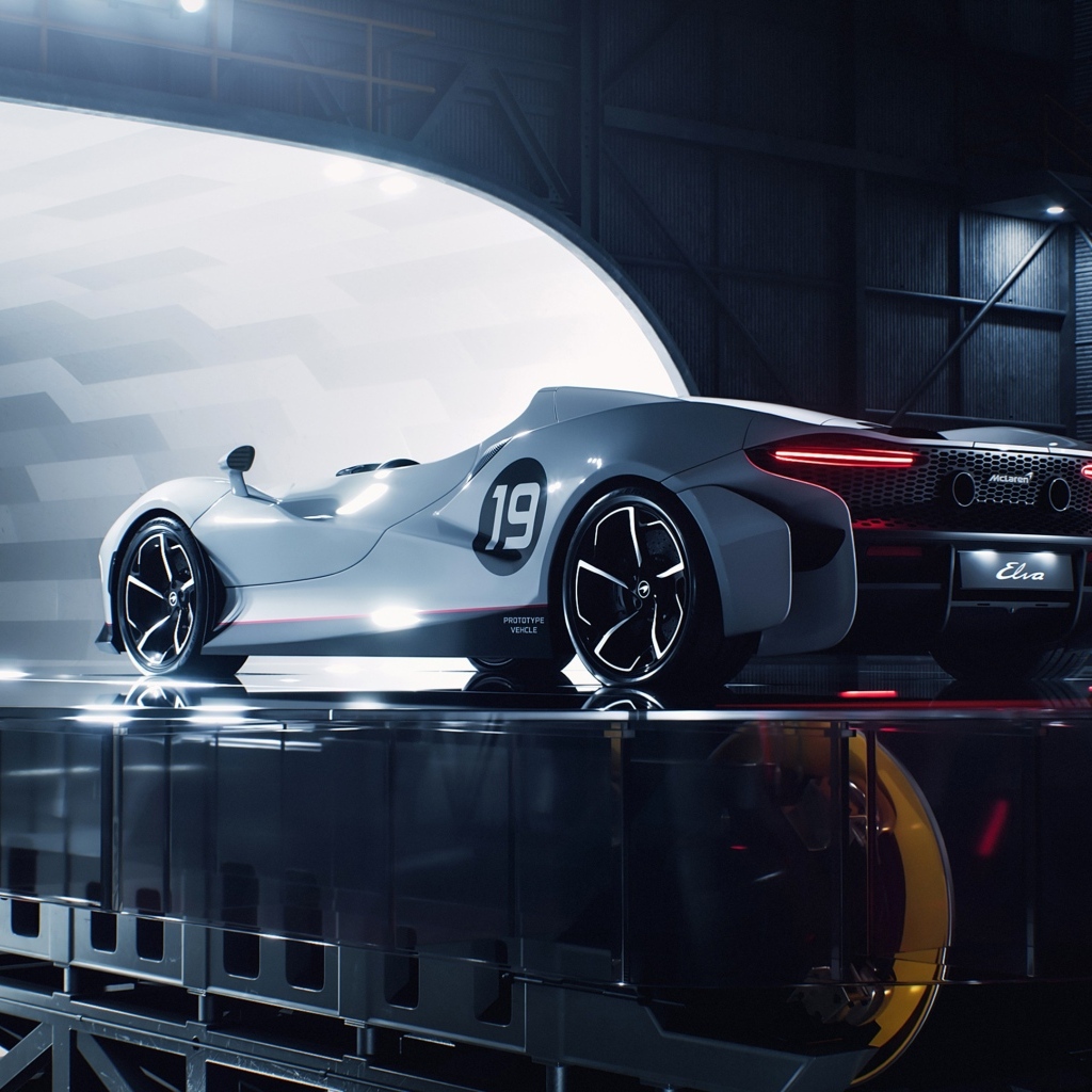 Гоночный автомобиль McLaren Elva