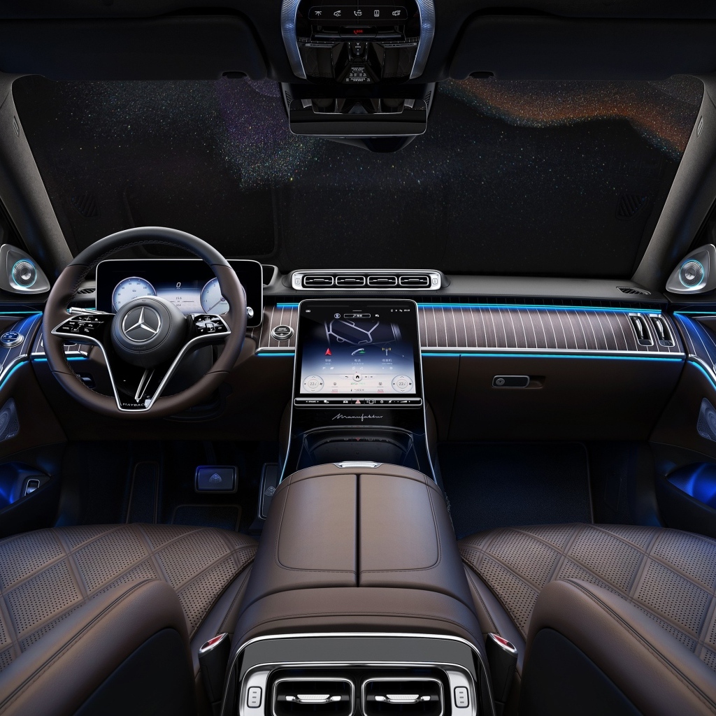 Черный кожаный салон автомобиля Mercedes MAYBACH S 680 4MATIC