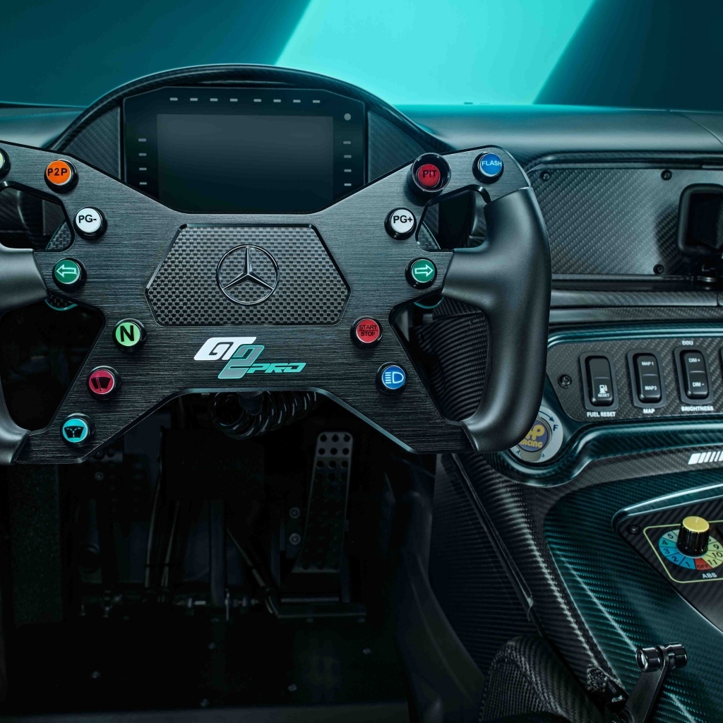 Салон автомобиля Mercedes-AMG GT2 PRO