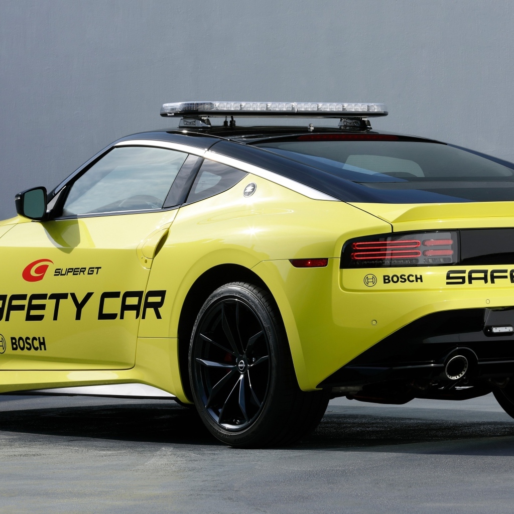 Автомобиль Nissan Z Super GT вид сзади