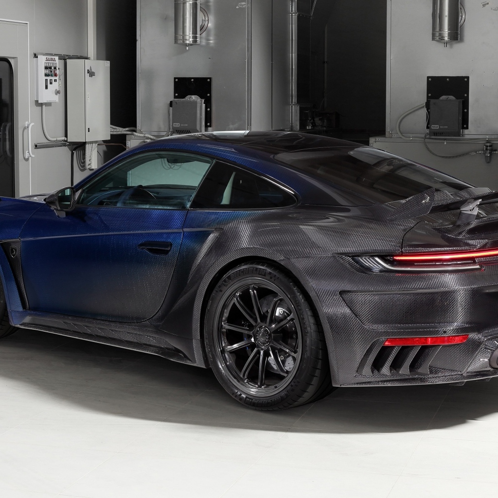 Автомобиль Porsche 911 Turbo S Stinger GTR  вид сзади