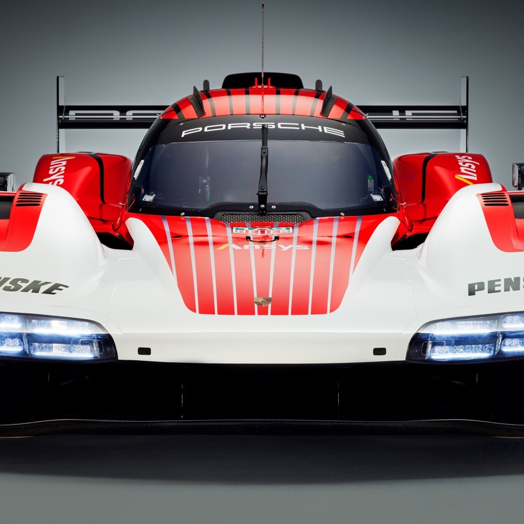 Спортивный гоночный автомобиль Porsche 963 Prototype вид спереди