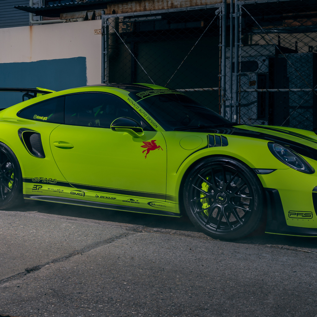 Гоночный автомобиль Porsche 911 GT2 RS