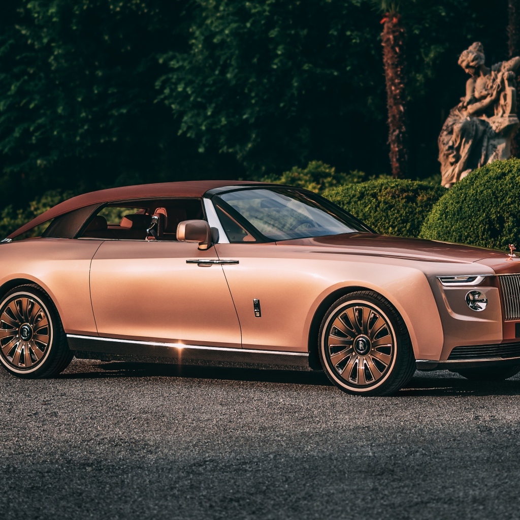 Автомобиль Rolls-Royce Boat Tail 2022