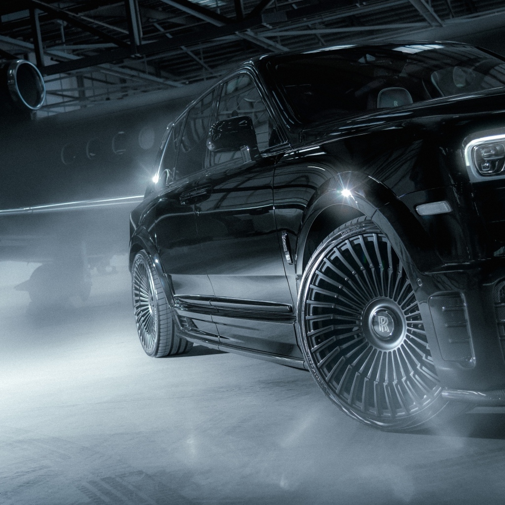 Стильный дорогой автомобиль Rolls-Royce Cullinan