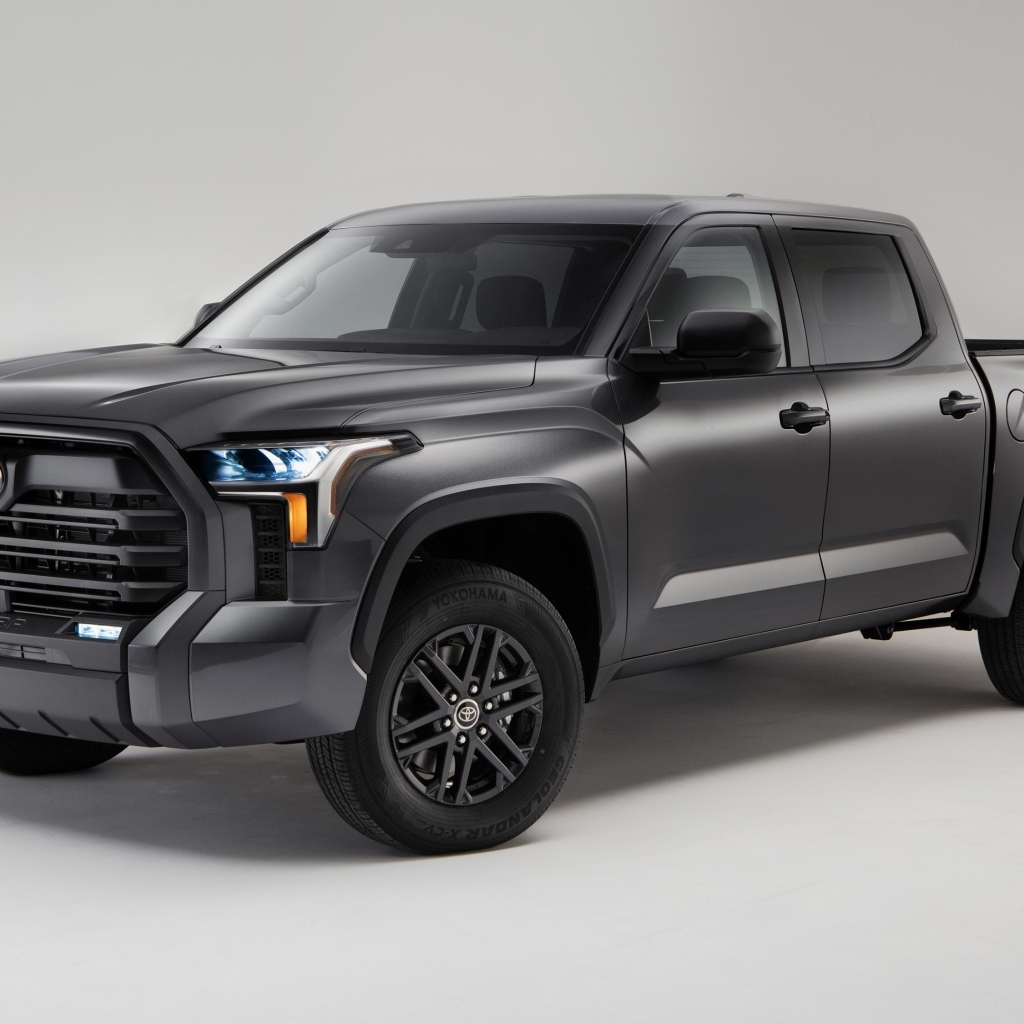 Пикап Toyota Tundra SR5 SX 2023 года