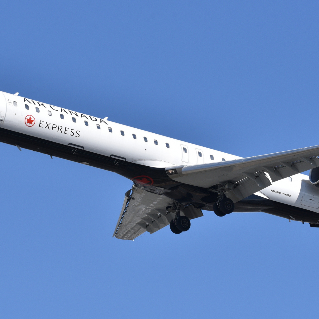 Самолет Bombardier CRJ900 компании  Air Canada