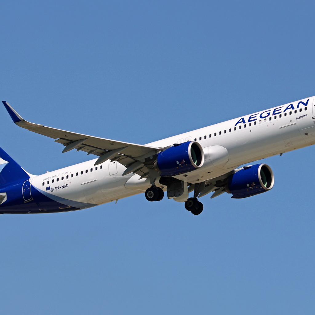 Большой самолет A 321-271NX авиакомпании  Aegean