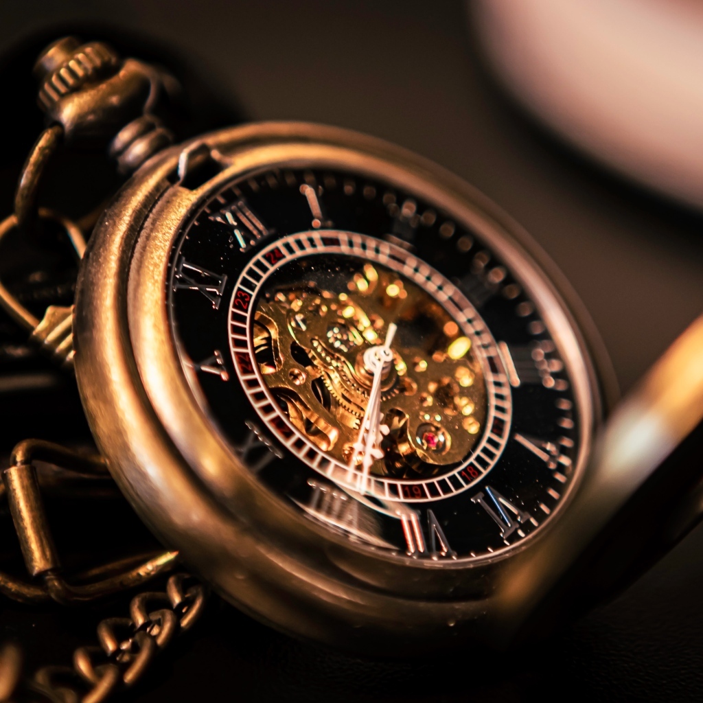 Золотые карманные часы на цепочке 