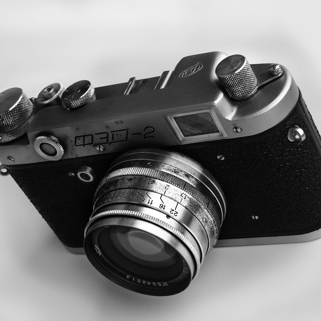 Старый фотоаппарат ФЭД 2