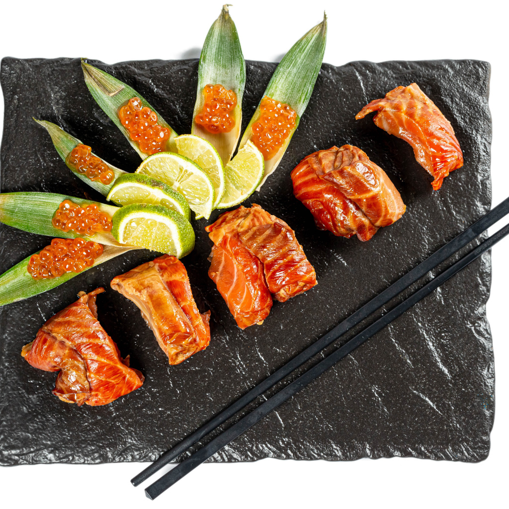 Рыба с лаймом и палочками