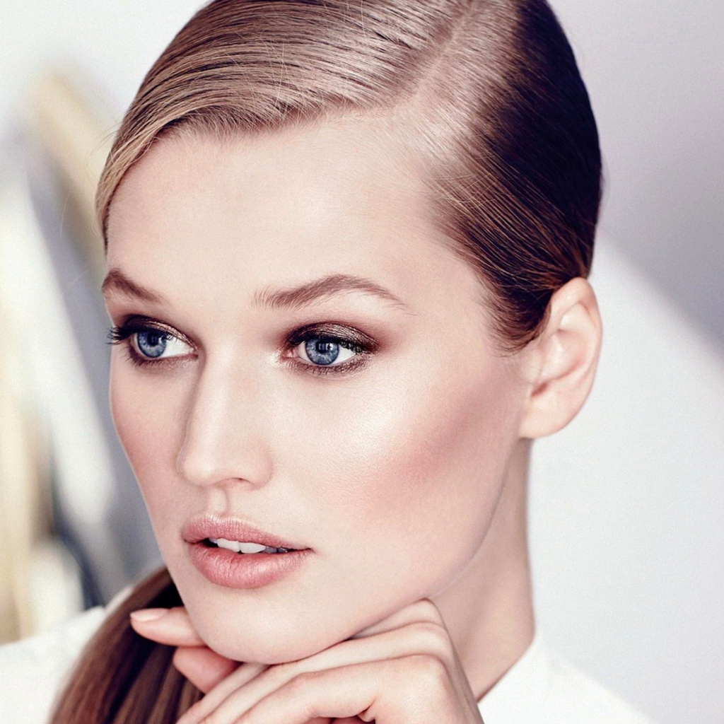 Голубоглазая модель Тони Гаррн