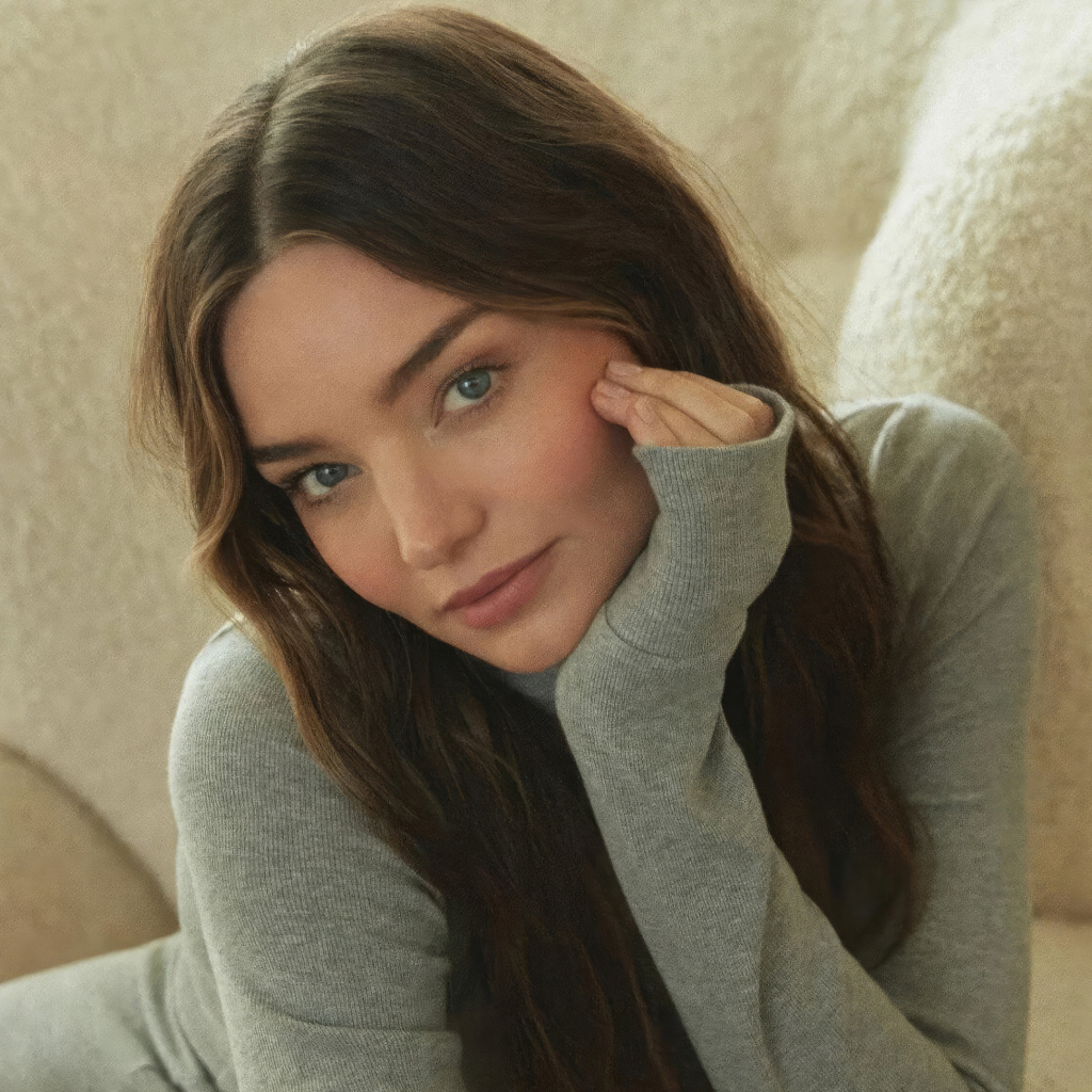 Нежная милая девушка модель Миранда Керр