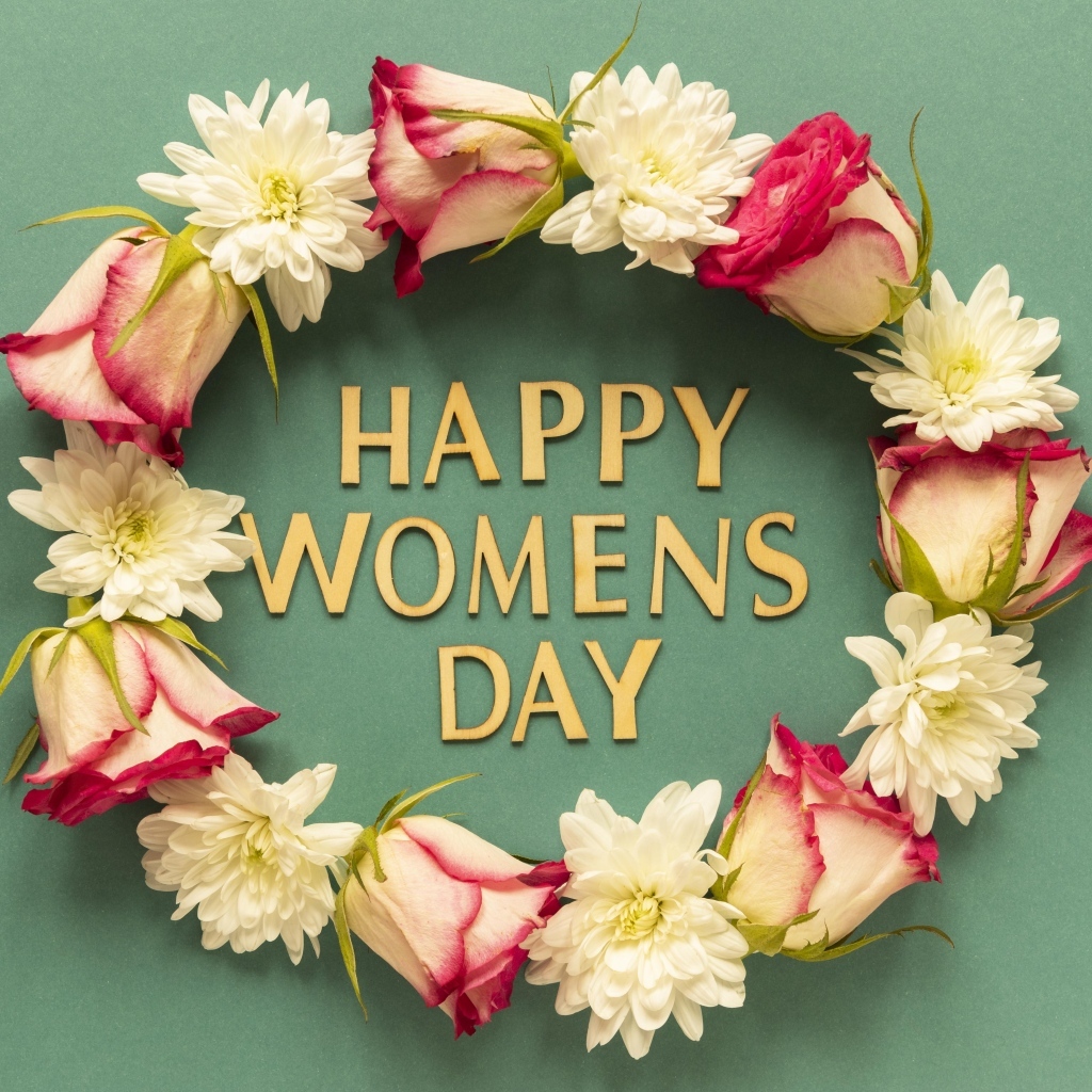 Венок из цветов на международный женский день