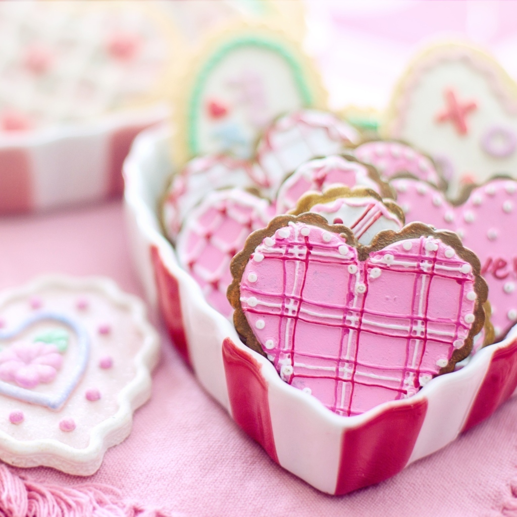 Коробка с печеньем в форме сердца