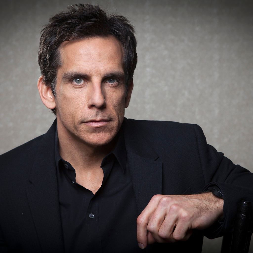 Актер Бен Стиллер на сером фоне