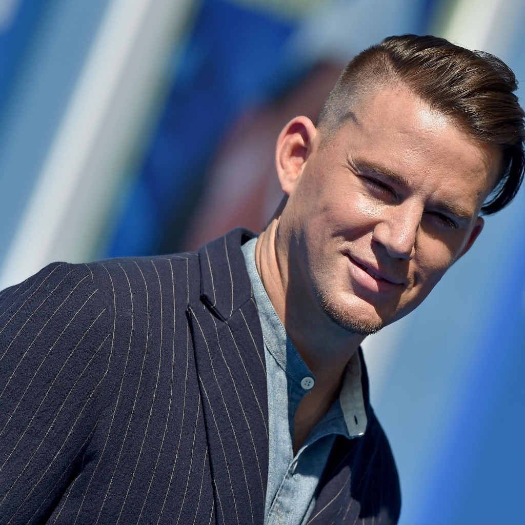 Актер Ченнинг Татум в костюме