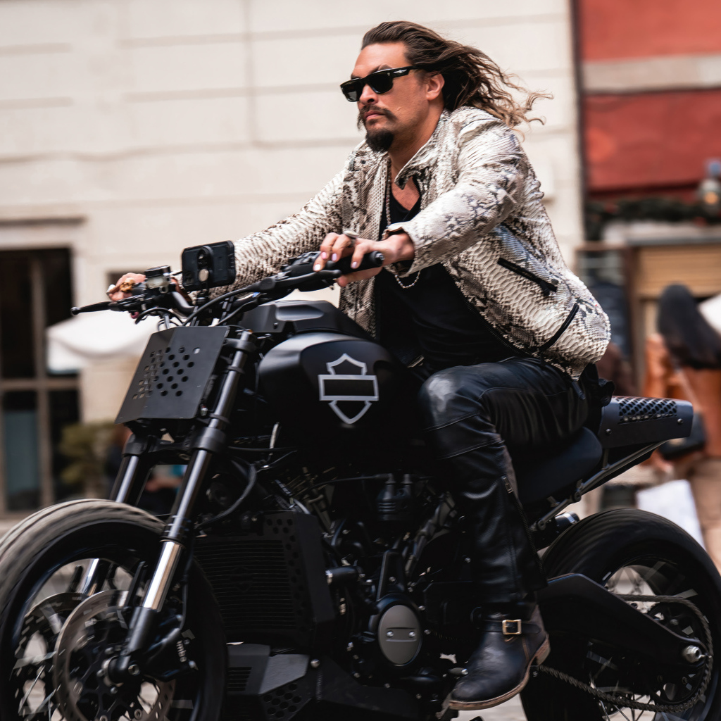 Актер Джейсон Момоа в фильме Форсаж 10