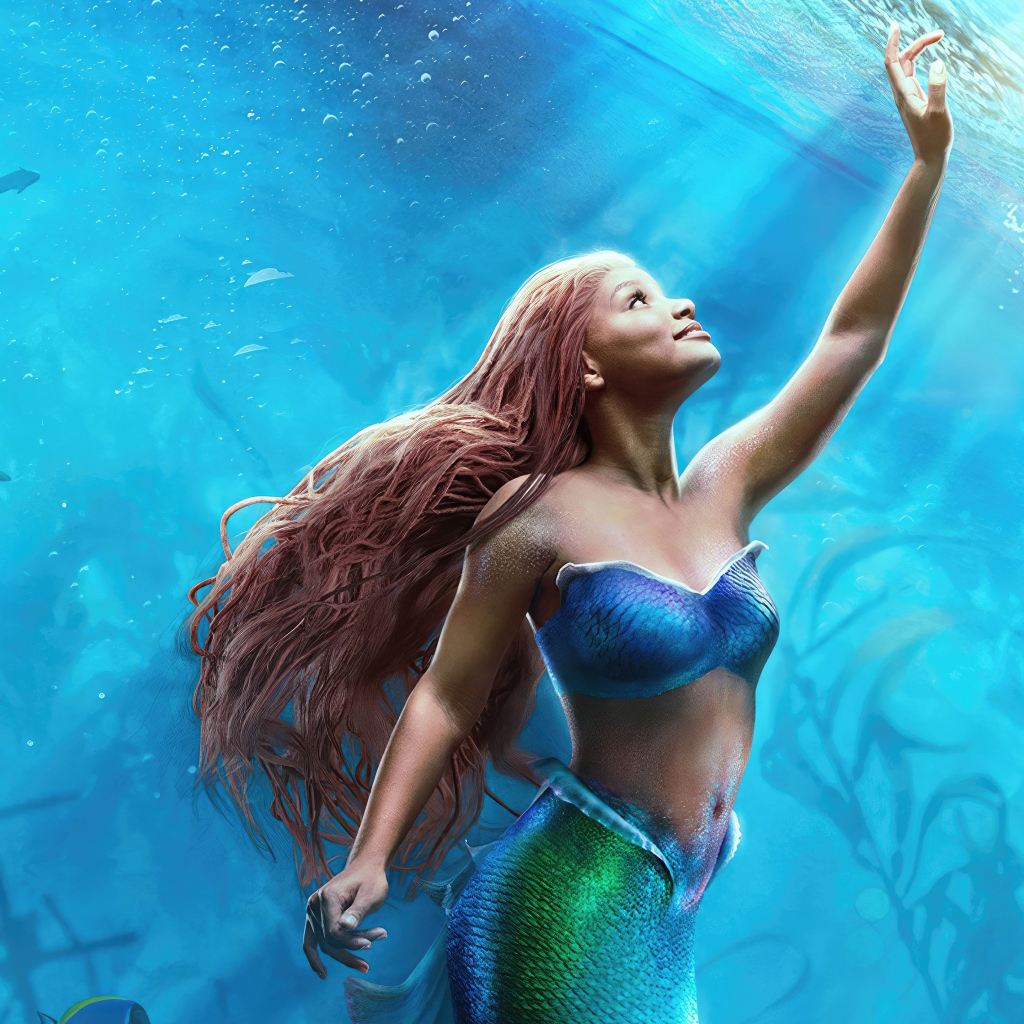 Ариэль в воде персонаж фильма Русалочка 2023