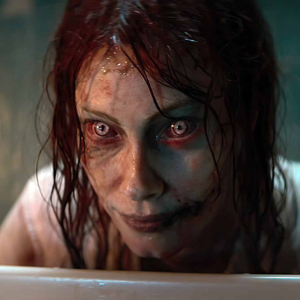 Девушка зомби из фильма Восстание зловещих мертвецов, 2023