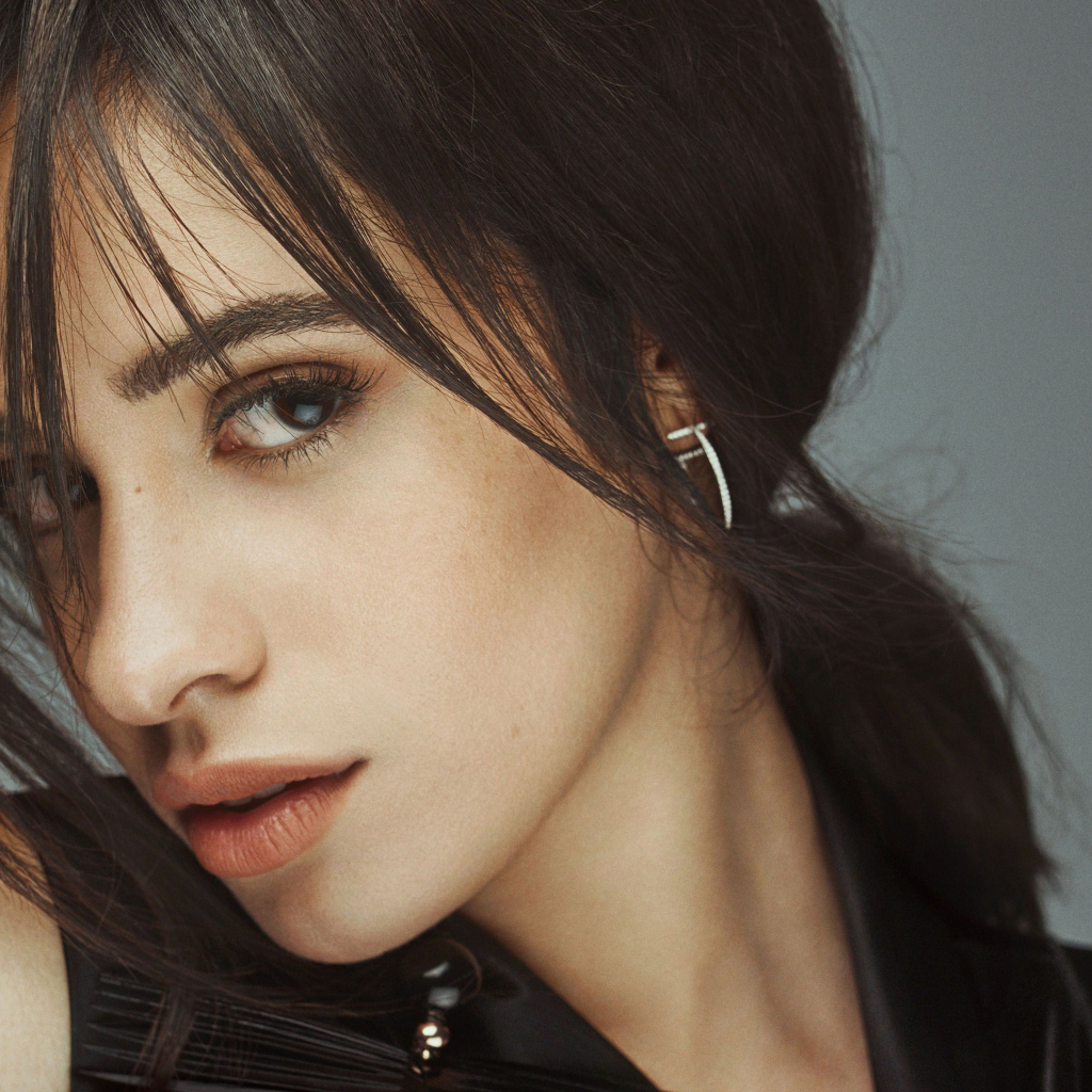 Кареглазая брюнетка певица Камила Кабельо