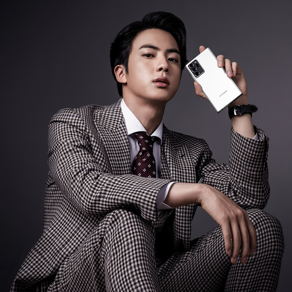 Участник группы BTS Jin