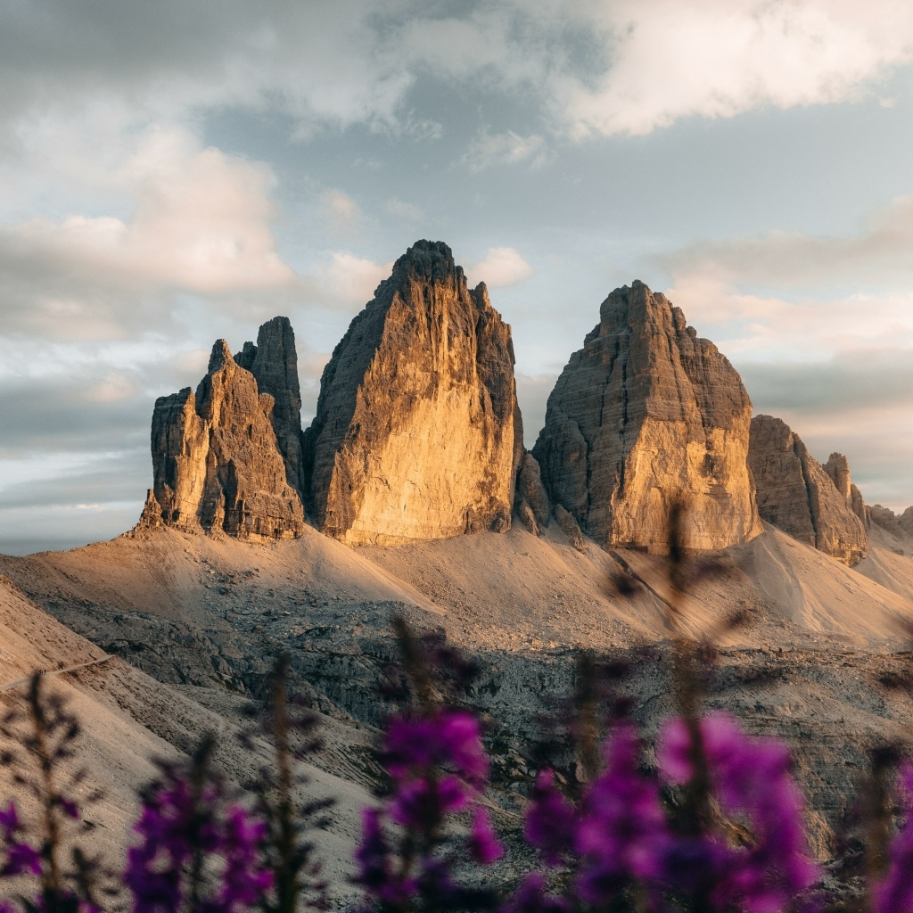 Красивый вид на доломитовые скалы