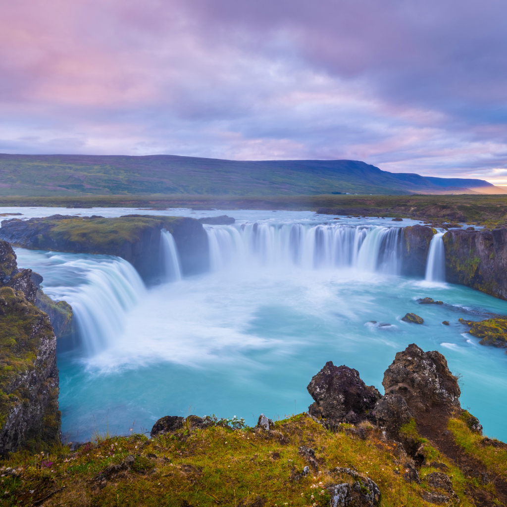 Большой водопад Годафосс, Исландия