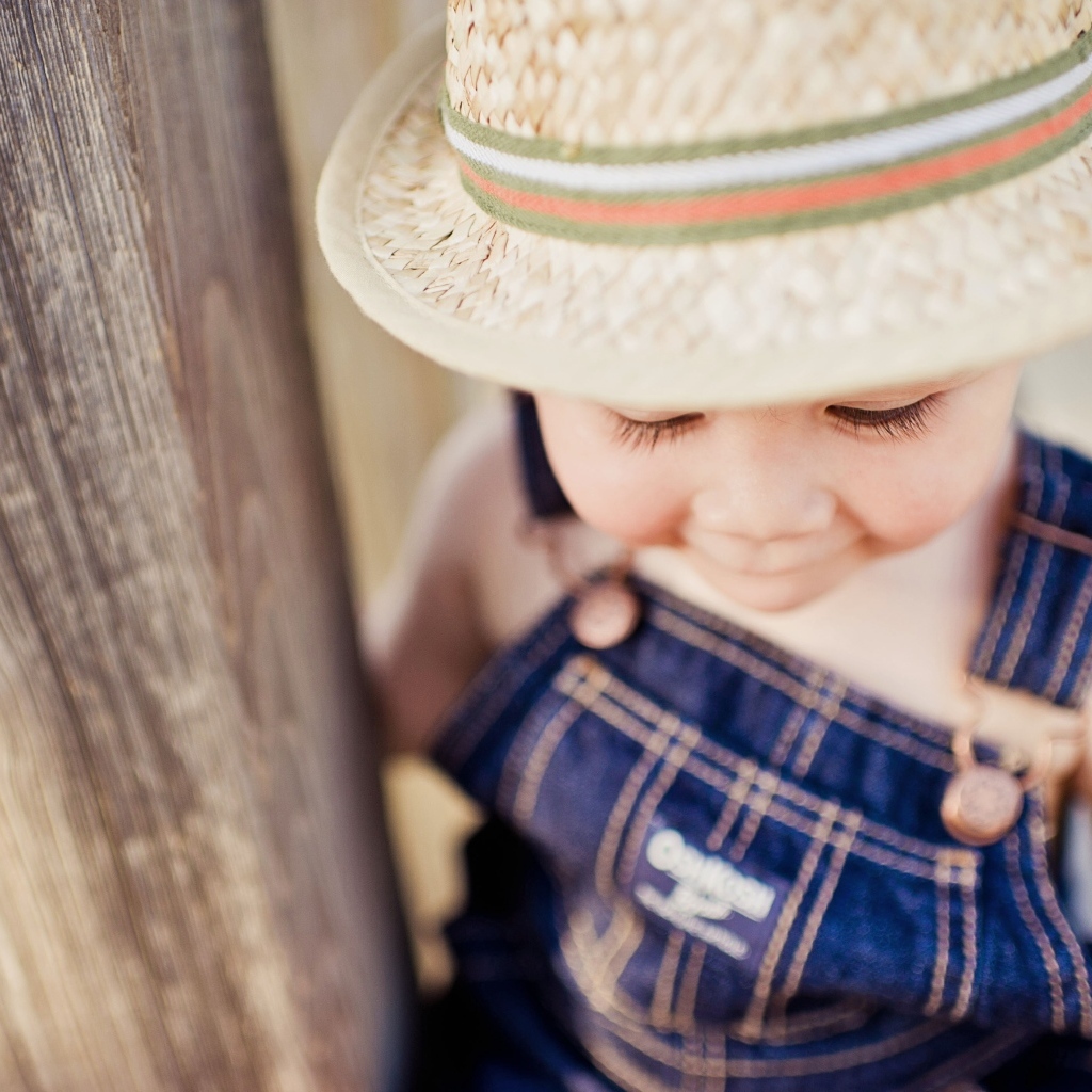 Мальчик в соломенной шляпе