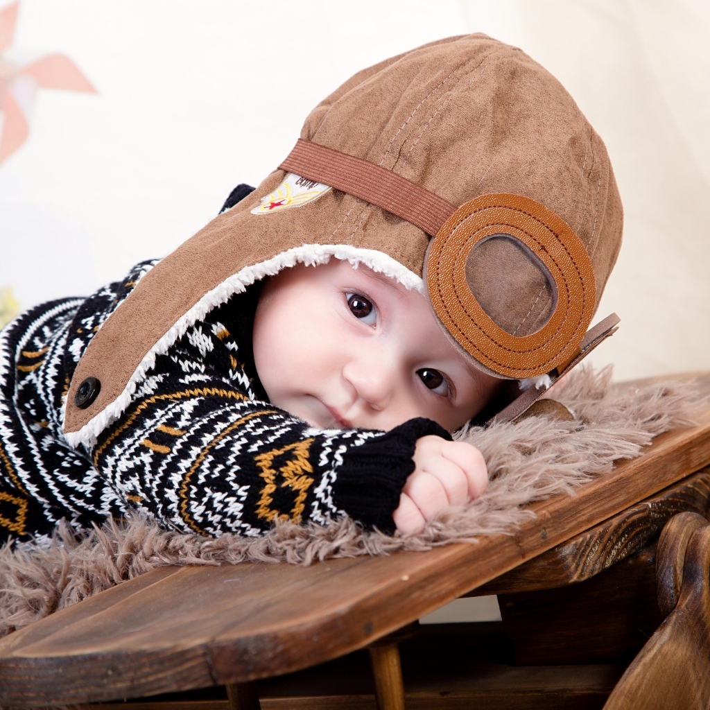 Маленький будущий летчик