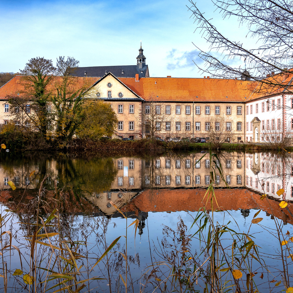 Большой дом у старого озера, Германия