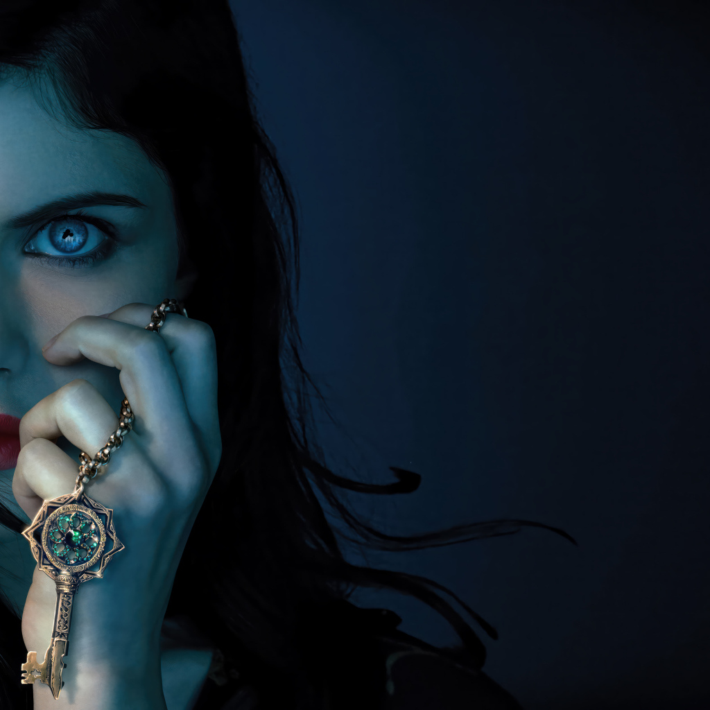 Красивые голубые глаза у актрисы Александры Даддарио