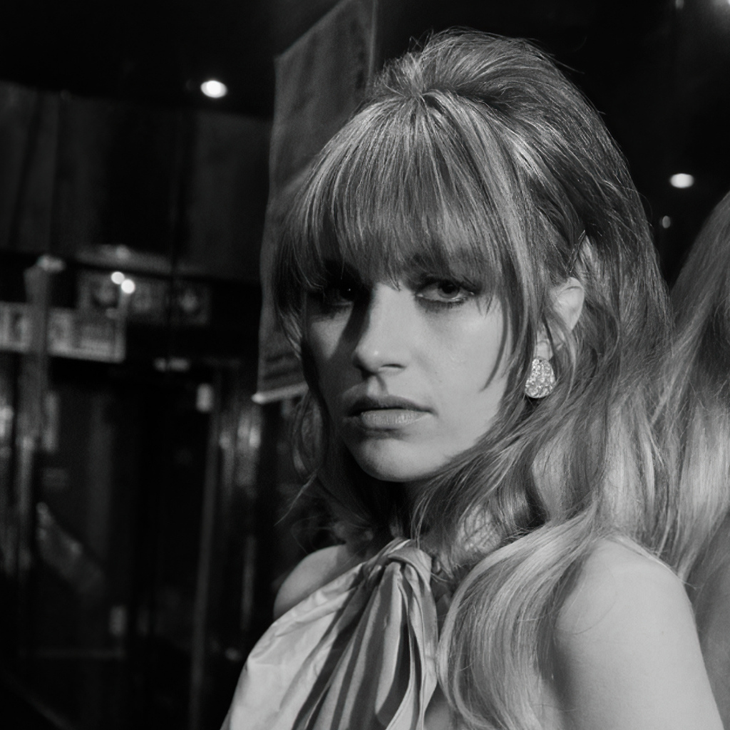 Актриса Нелл Тайгер Фри черно -белое фото