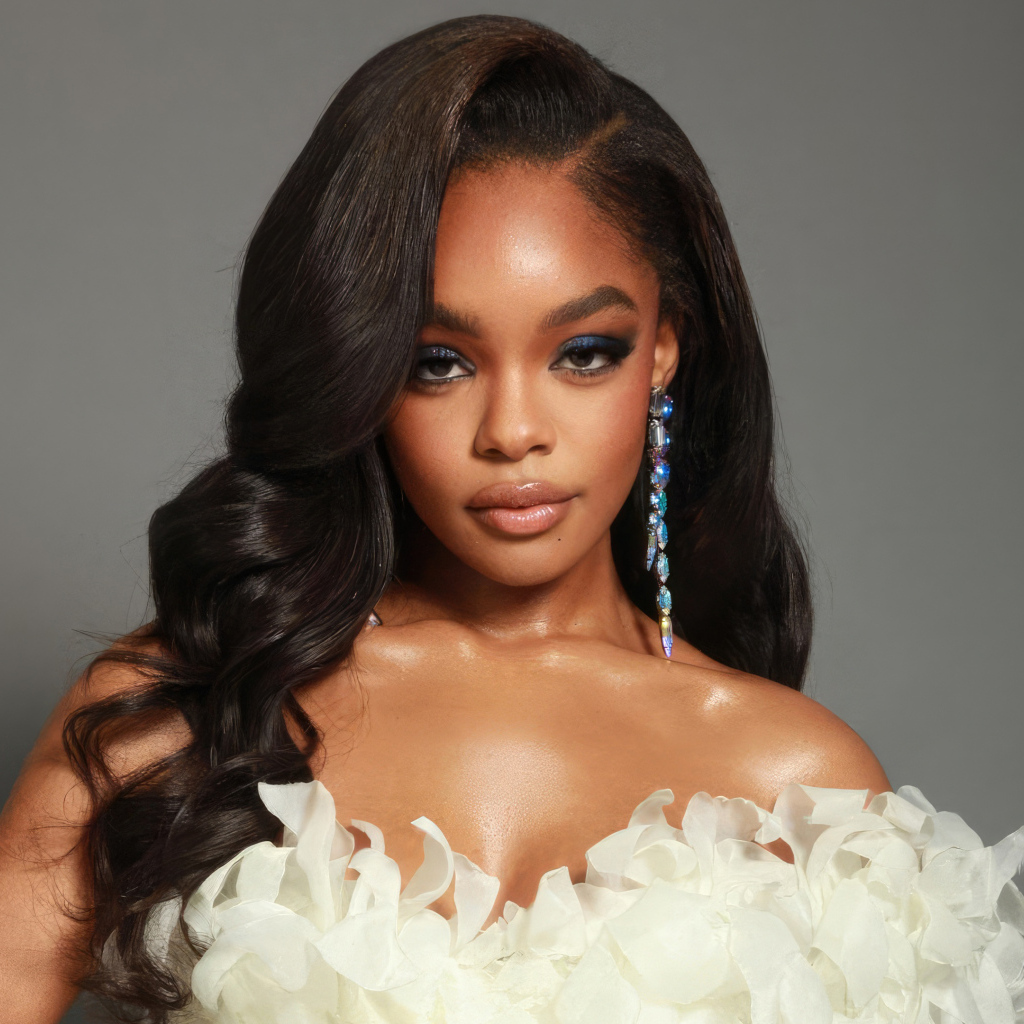 Красивое платье на актрисе Марсай Мартин