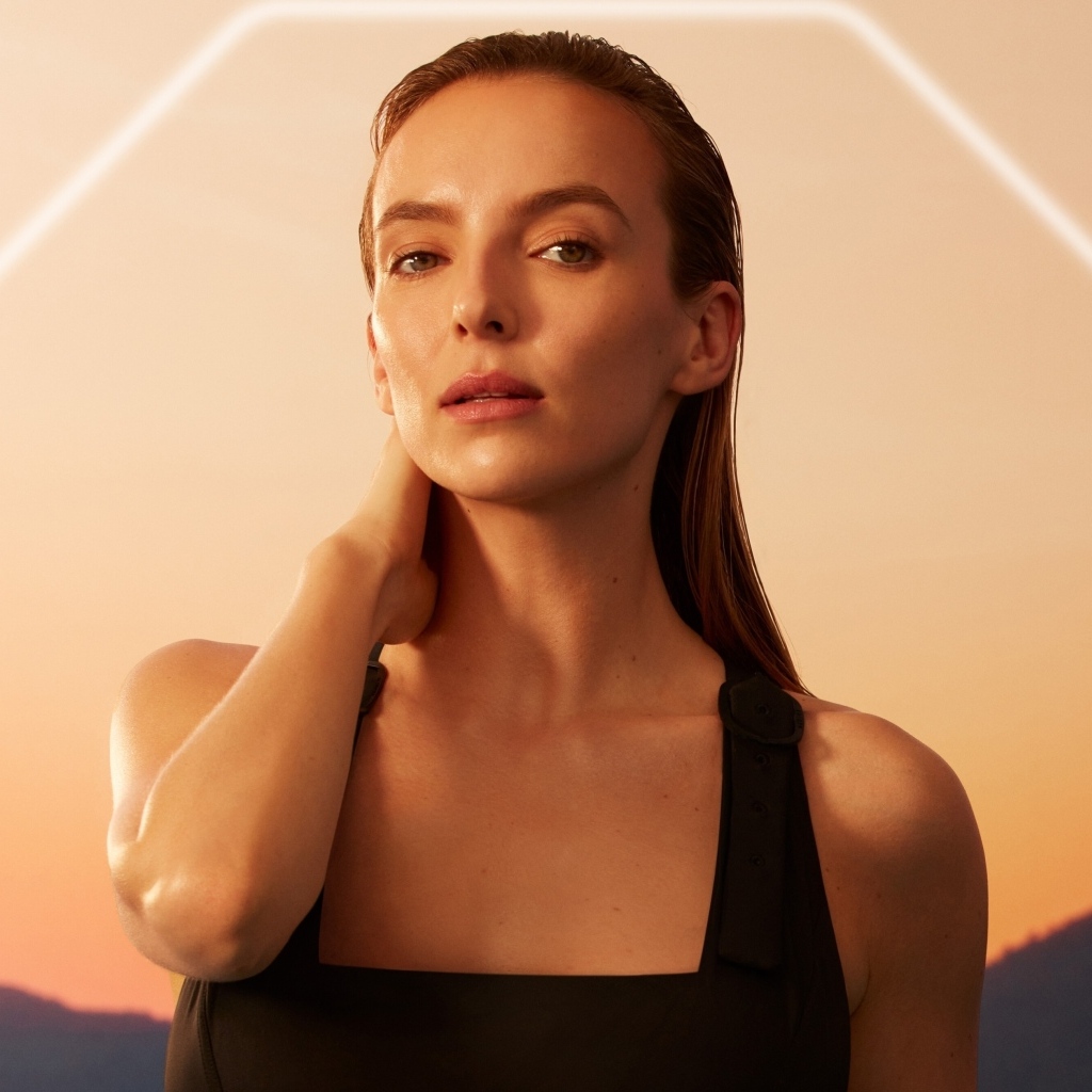 Красивая женщина актриса Джоди Комер