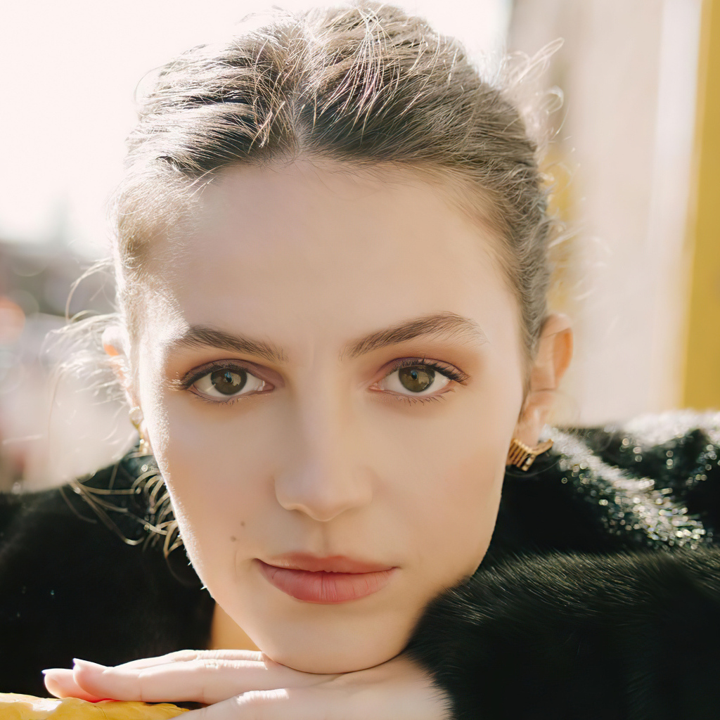 Английская актриса и певица Элла Хант