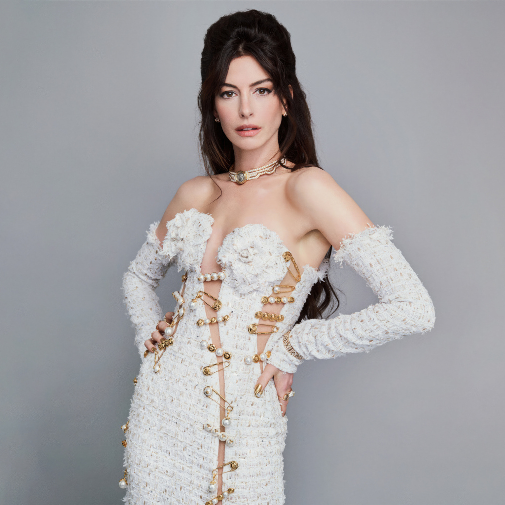 Стильная популярная актриса Энн Хэтэуэй