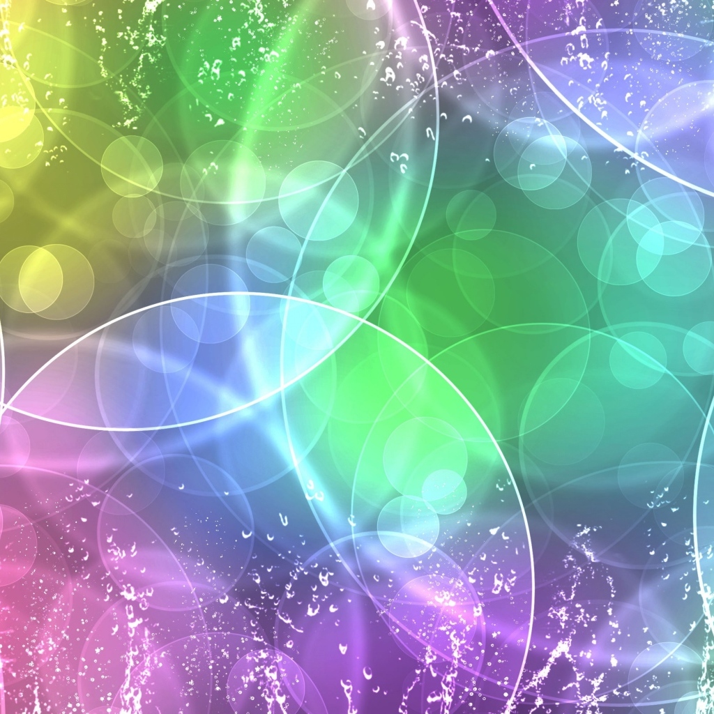 Брызги воды на абстрактном фоне с бликами