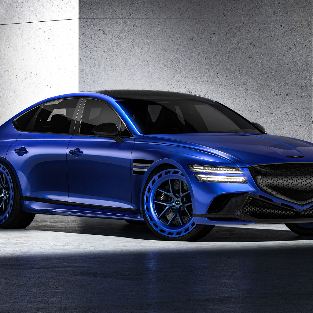 Синий автомобиль Genesis G80 EV Magma Concept 2024 года