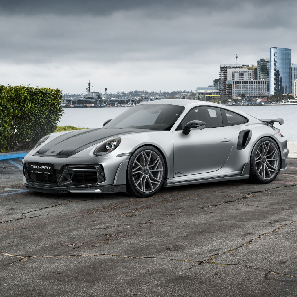 Быстрый серебристый автомобиль TechArt GTsport 2024 года