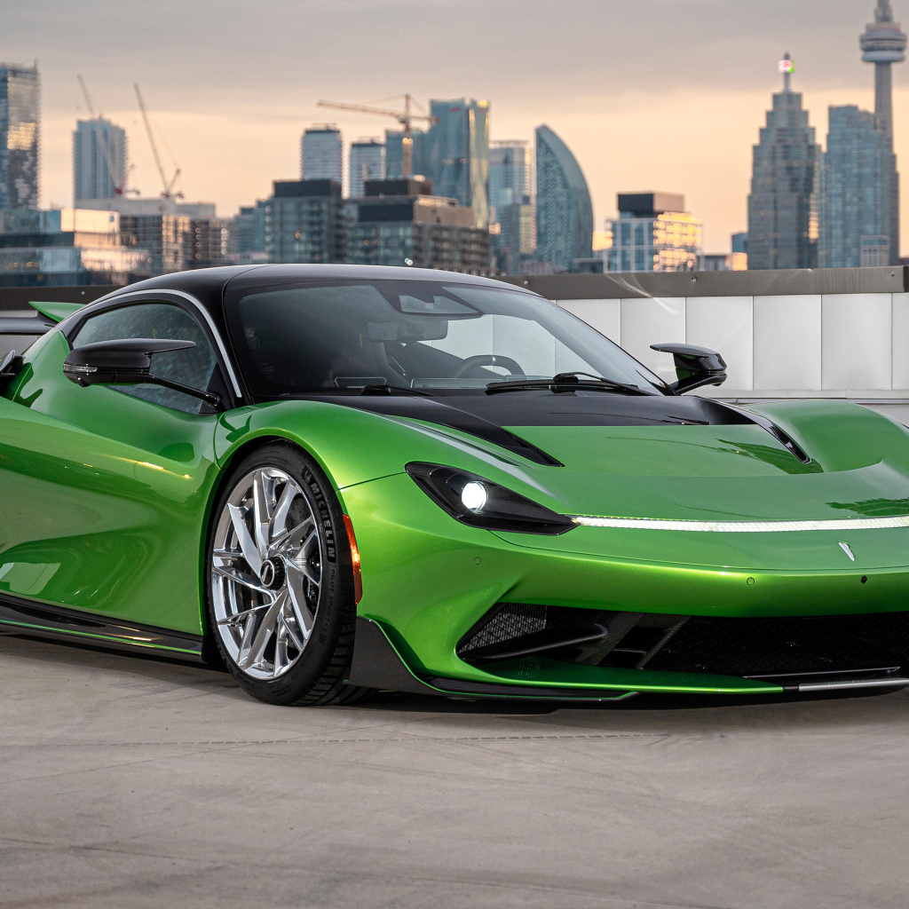 Зеленый быстрый автомобиль Pininfarina Battista Furiosa Package