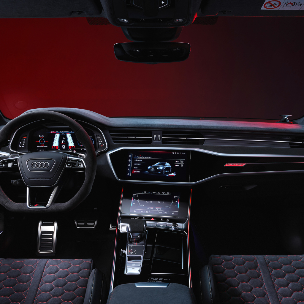 Черный салон автомобиля Audi RS 6 Avant GT 2024 года