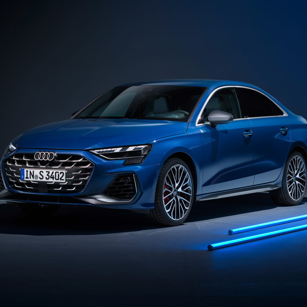 Синий автомобиль Audi S3 Sedan 2024 года