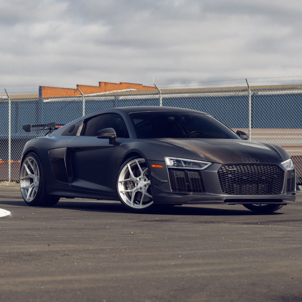 Быстрый стильный автомобиль Audi R8 Velgen Wheels