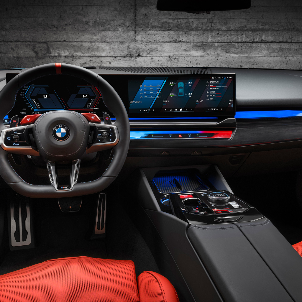 Салон автомобиля BMW M5 Touring 2024 года