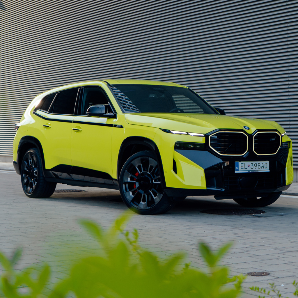 Внедорожник BMW XM 50e